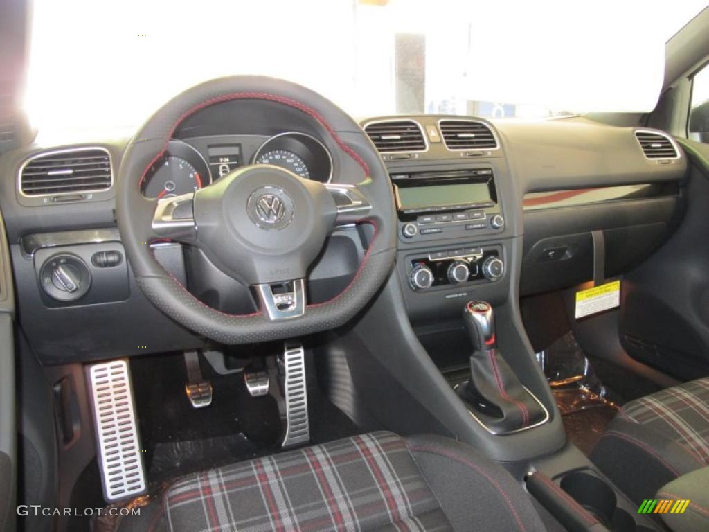 Interlagos Plaid Cloth Interior 2011 Volkswagen GTI 4 Door Photo #41079427