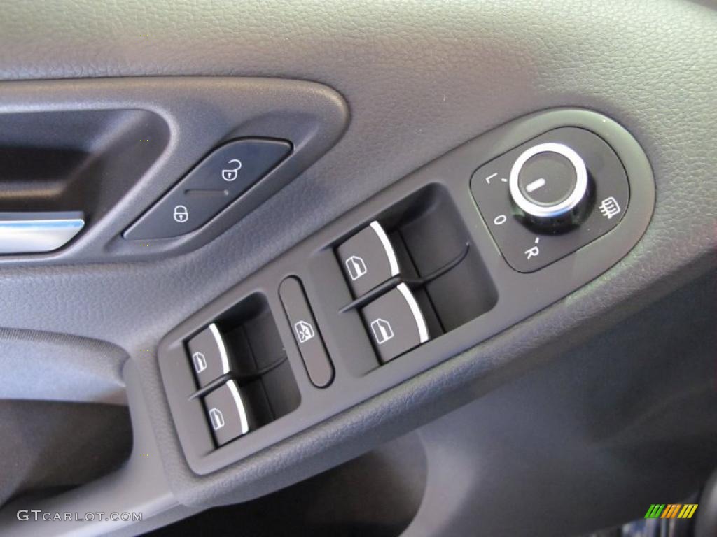 2011 Volkswagen GTI 4 Door Controls Photo #41079447