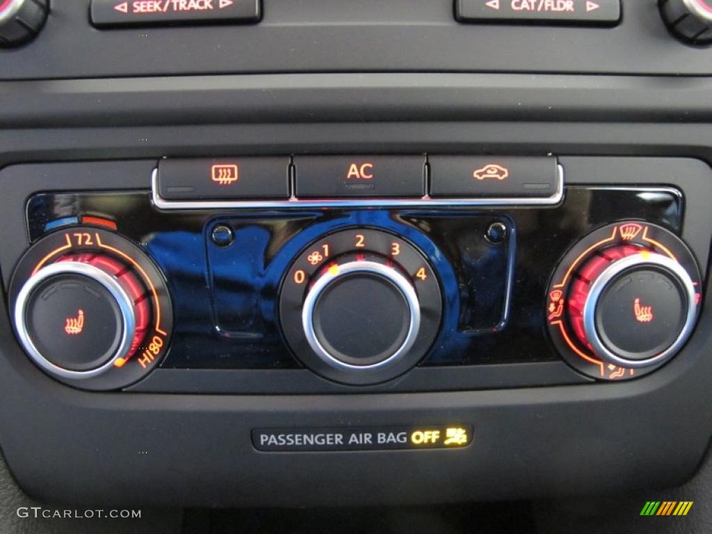 2011 Volkswagen GTI 4 Door Controls Photo #41079515