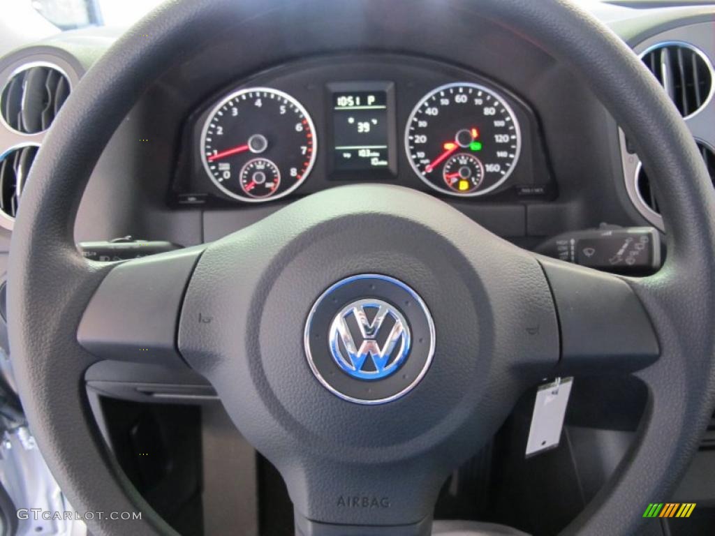2011 Volkswagen Tiguan S Gauges Photo #41079783