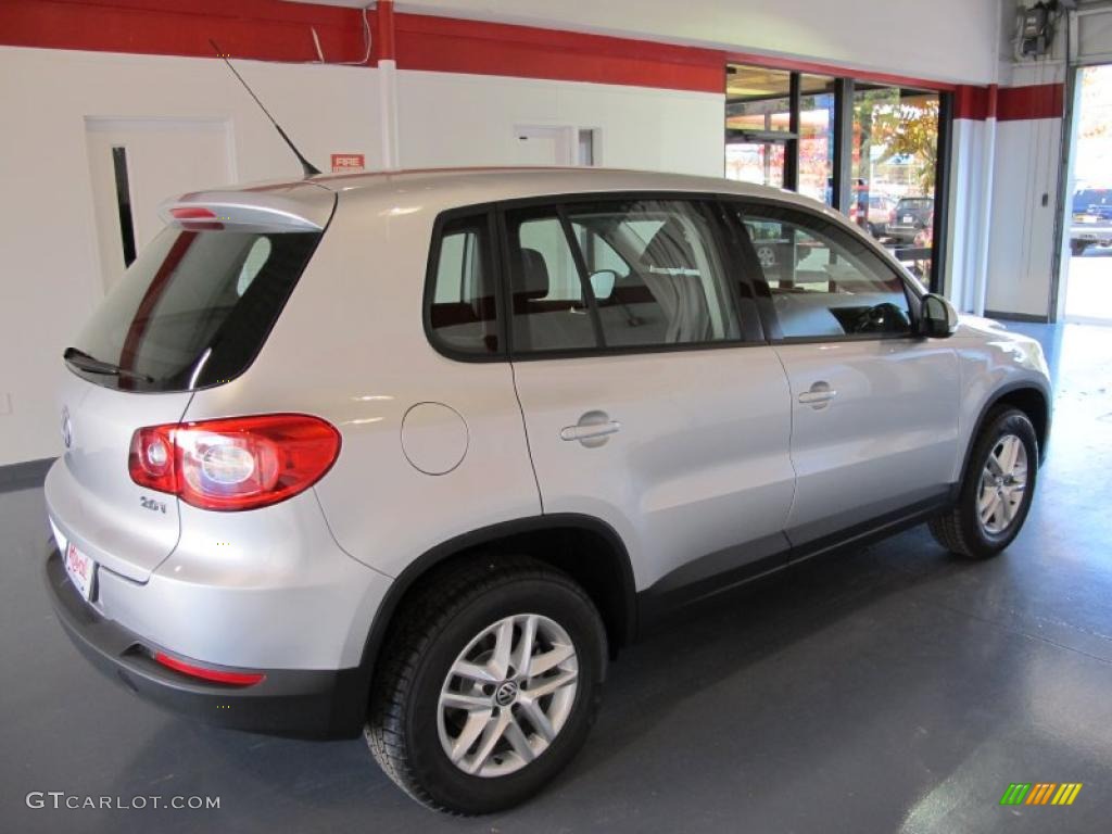 2011 Tiguan S - Reflex Silver Metallic / Charcoal photo #4