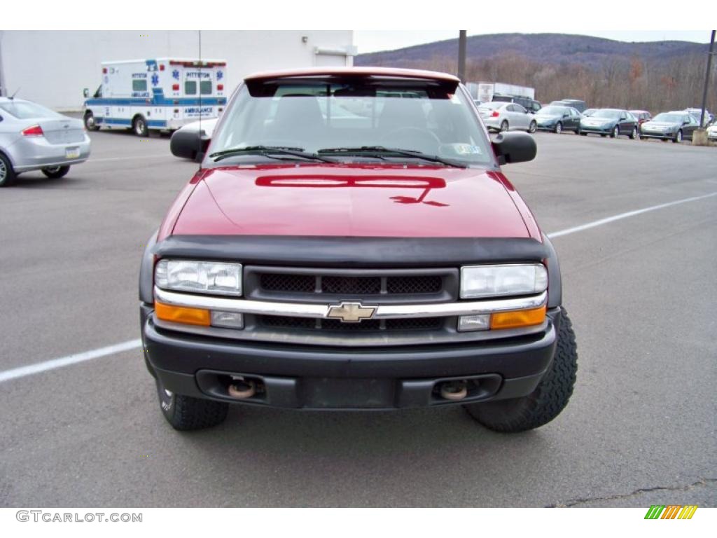 2003 S10 ZR2 Extended Cab 4x4 - Dark Cherry Red Metallic / Medium Gray photo #2