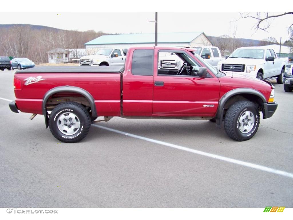 2003 S10 ZR2 Extended Cab 4x4 - Dark Cherry Red Metallic / Medium Gray photo #4