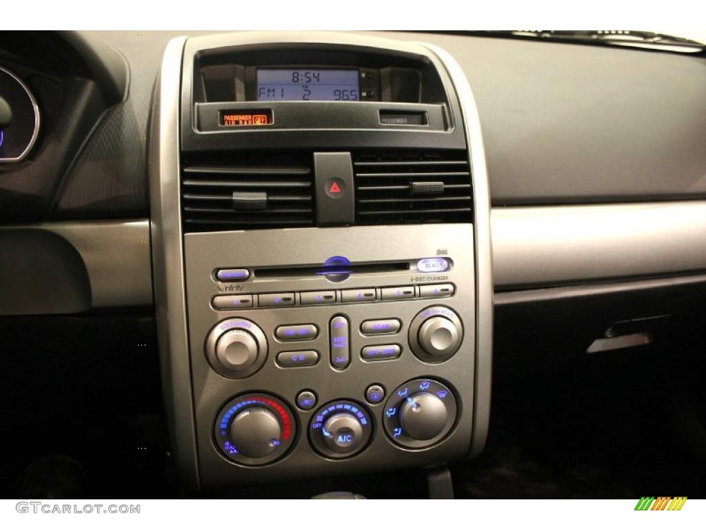 2005 Mitsubishi Galant ES Controls Photos