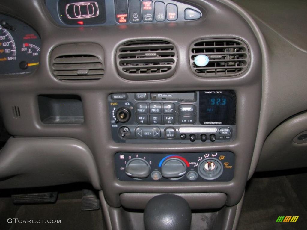 1997 Grand Prix SE Sedan - Dark Teal Metallic / Taupe photo #19