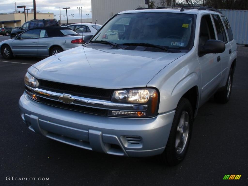 2007 TrailBlazer LS 4x4 - Silverstone Metallic / Light Gray photo #1