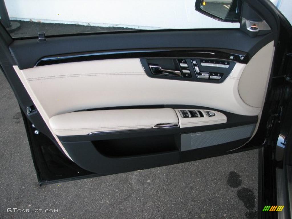 2011 Mercedes-Benz S 550 4Matic Sedan Sahara Beige/Black Door Panel Photo #41083255