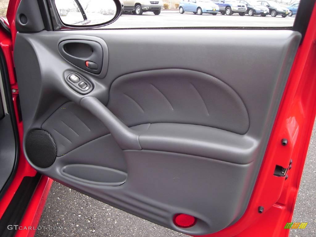 2002 Grand Am GT Sedan - Bright Red / Dark Pewter photo #18