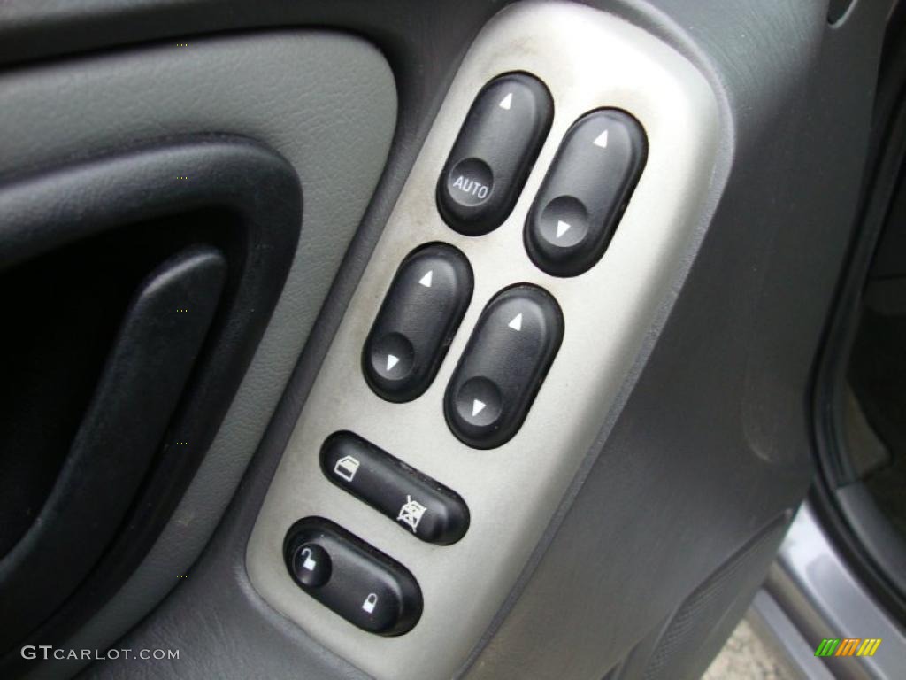 2007 Ford Escape Hybrid 4WD Controls Photo #41084091