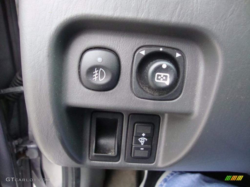 2007 Ford Escape Hybrid 4WD Controls Photo #41084763