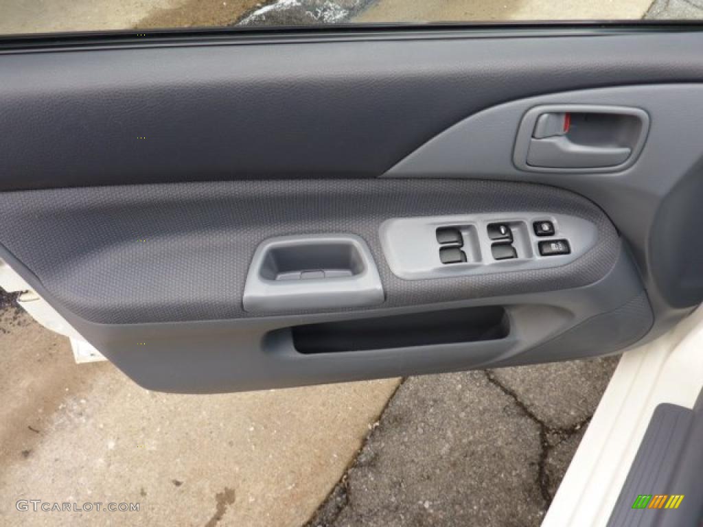 2002 Mitsubishi Lancer ES Door Panel Photos