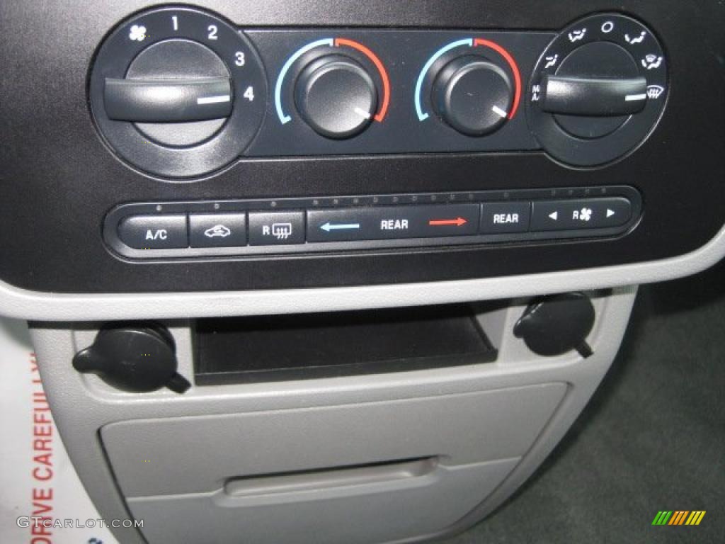 2004 Ford Freestar SEL Controls Photo #41088484