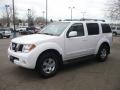 2007 Avalanche White Nissan Pathfinder SE 4x4  photo #2