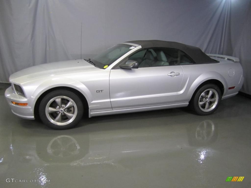 2006 Mustang GT Premium Convertible - Satin Silver Metallic / Light Graphite photo #3