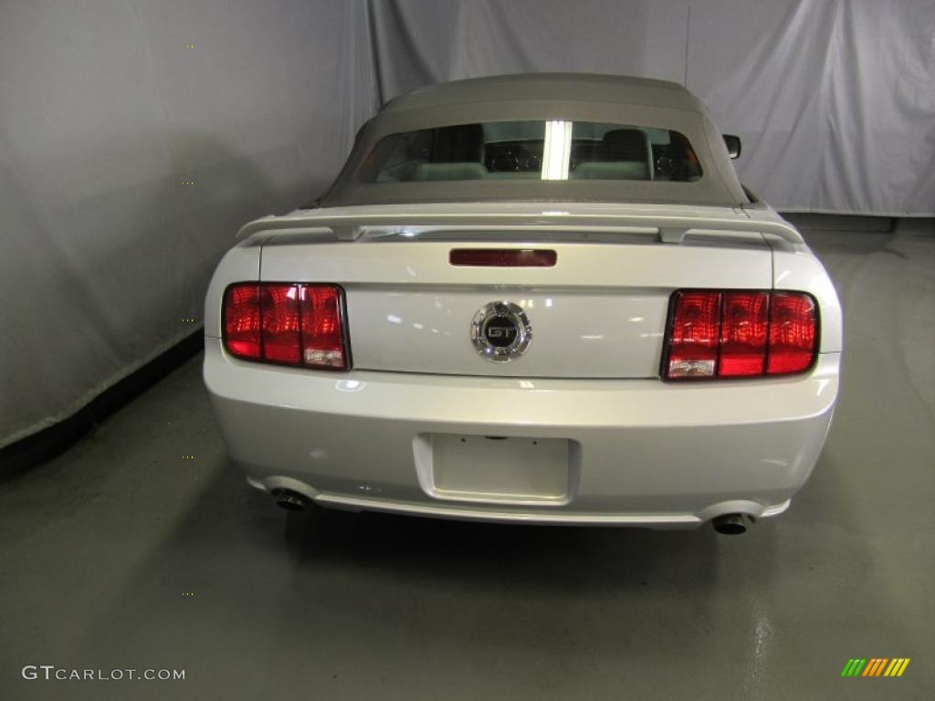 2006 Mustang GT Premium Convertible - Satin Silver Metallic / Light Graphite photo #10