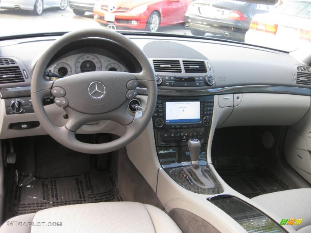 2008 E 350 Sedan - Flint Grey Metallic / Ash photo #20