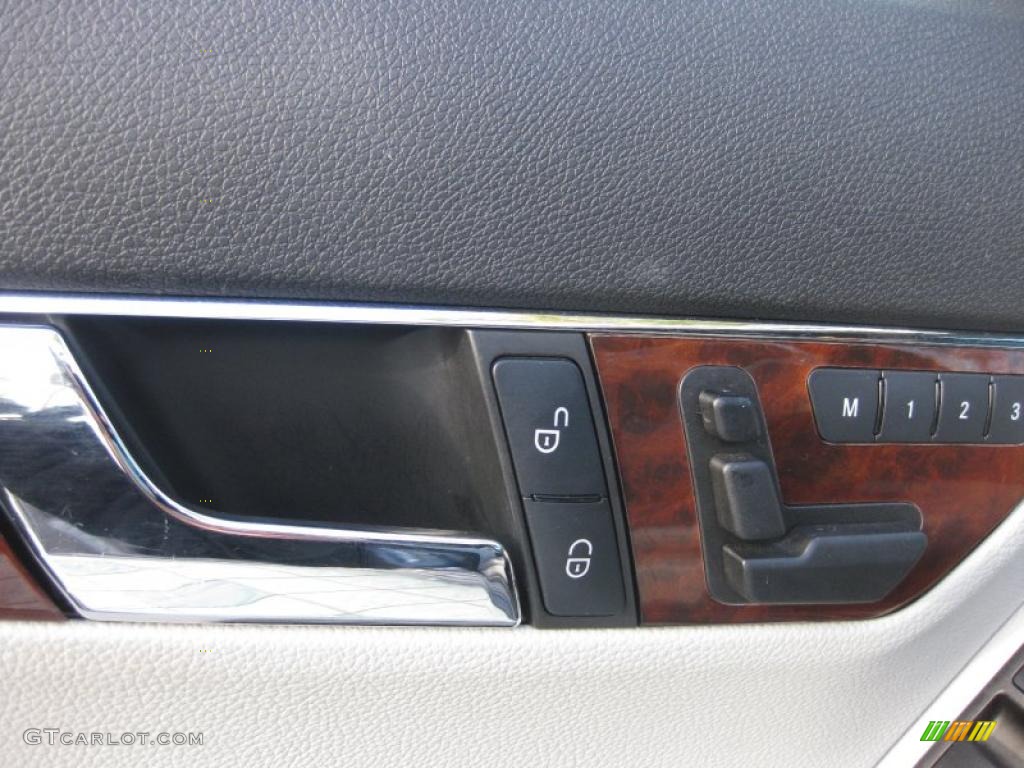 2009 Mercedes-Benz C 300 Sport Controls Photo #41093952