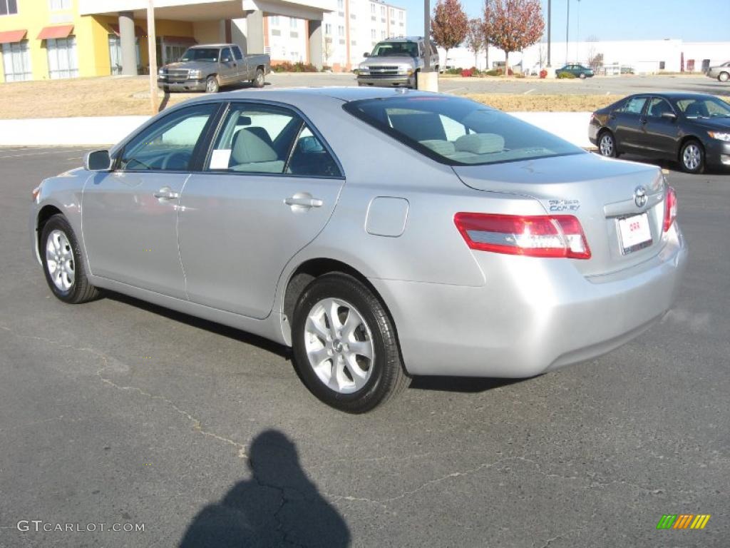 2011 Camry LE - Classic Silver Metallic / Ash photo #4