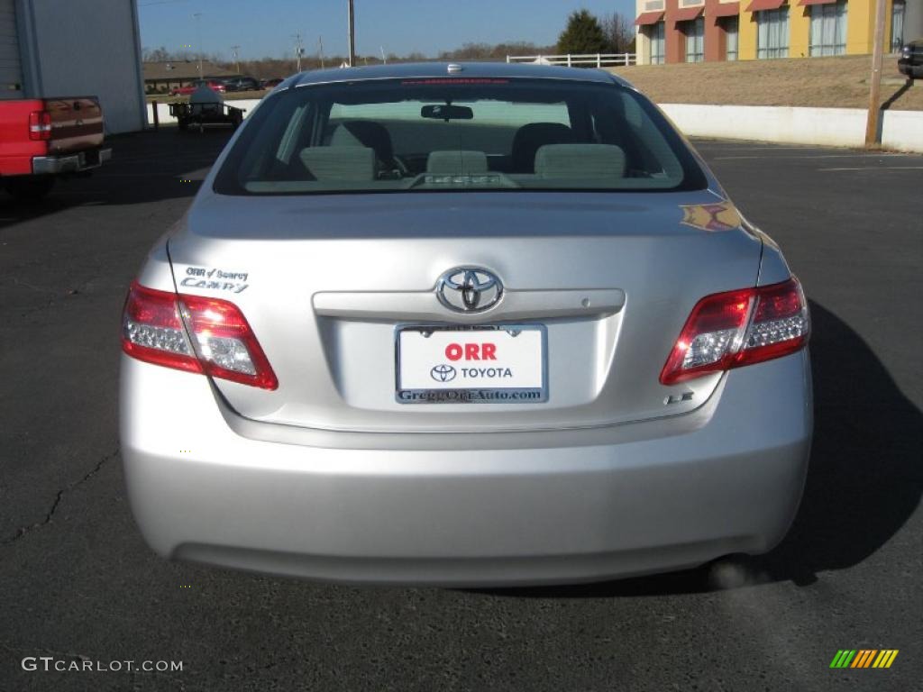 2011 Camry LE - Classic Silver Metallic / Ash photo #5
