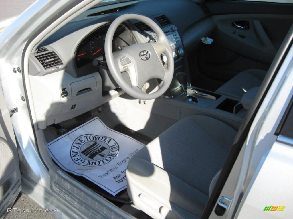2011 Camry LE - Classic Silver Metallic / Ash photo #9