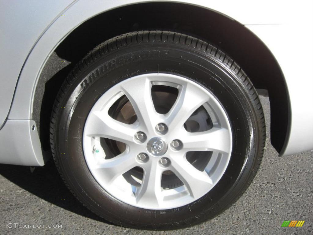 2011 Camry LE - Classic Silver Metallic / Ash photo #13