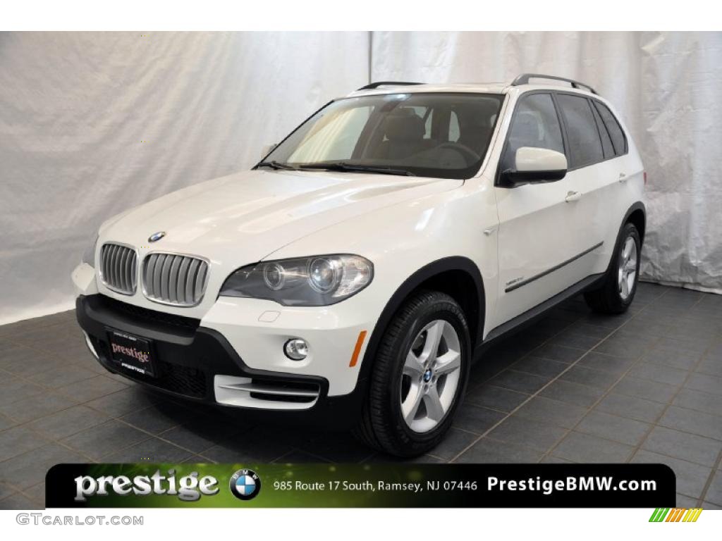 2010 X5 xDrive35d - Alpine White / Black photo #1