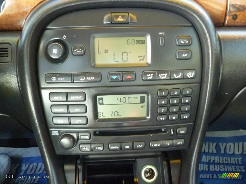 2002 Jaguar X-Type 3.0 Controls Photo #41103138