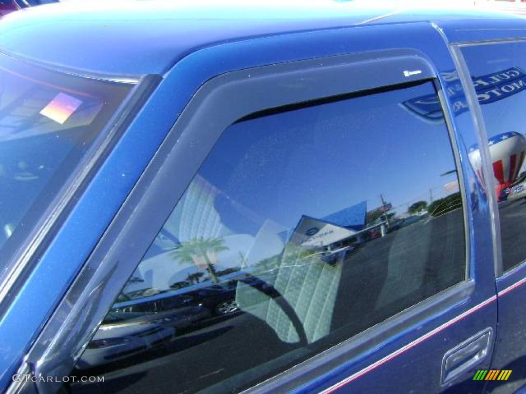 2001 S10 Extended Cab Xtreme - Indigo Blue Metallic / Graphite photo #9