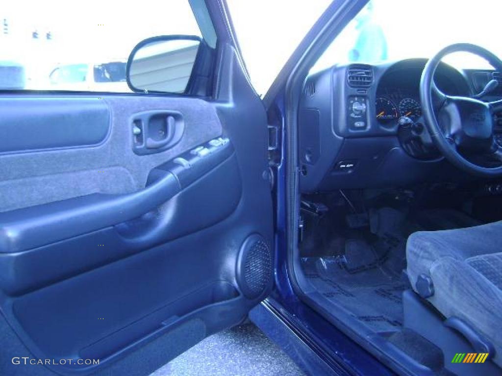 2001 S10 Extended Cab Xtreme - Indigo Blue Metallic / Graphite photo #16