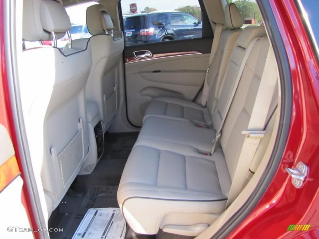Dark Frost Beige/Light Frost Beige Interior 2011 Jeep Grand Cherokee Overland Photo #41105882