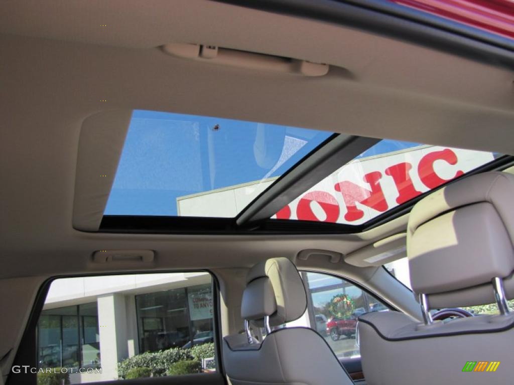 2011 Jeep Grand Cherokee Overland Sunroof Photo #41105978
