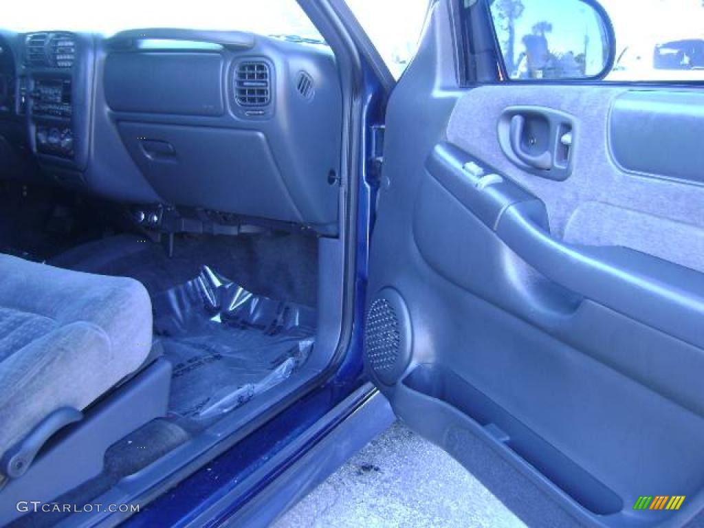 2001 S10 Extended Cab Xtreme - Indigo Blue Metallic / Graphite photo #23