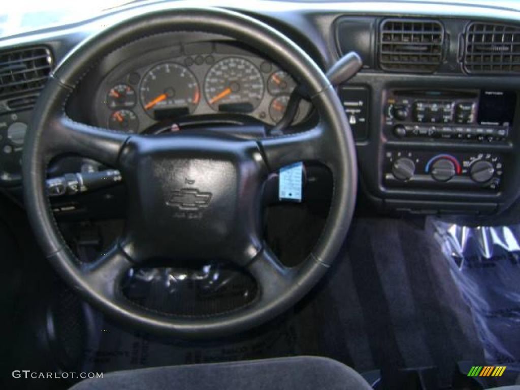 2001 S10 Extended Cab Xtreme - Indigo Blue Metallic / Graphite photo #26