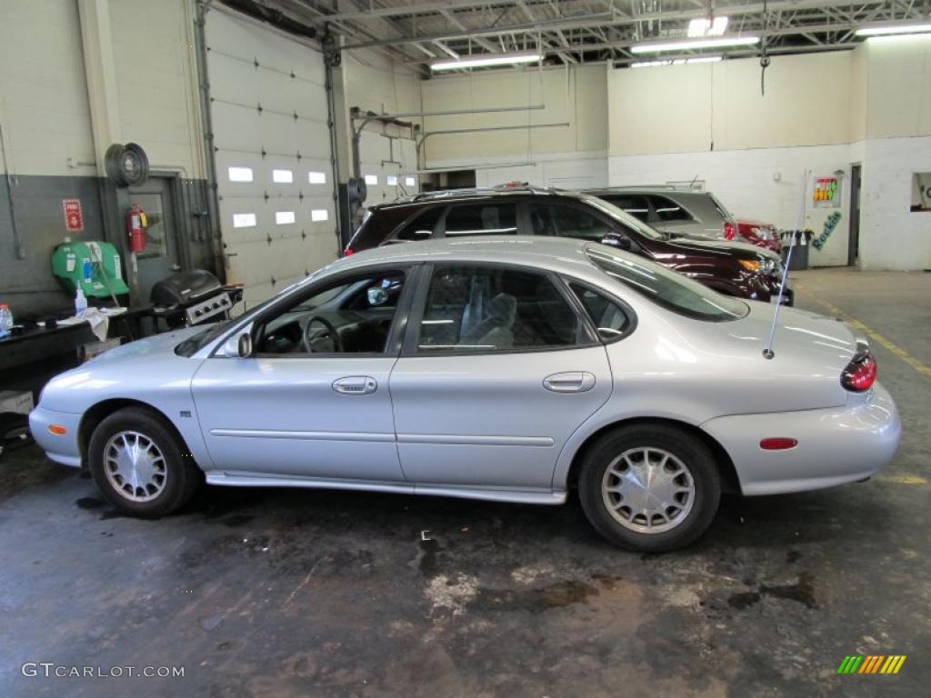 Silver Frost Metallic 1998 Ford Taurus SE Exterior Photo #41106798