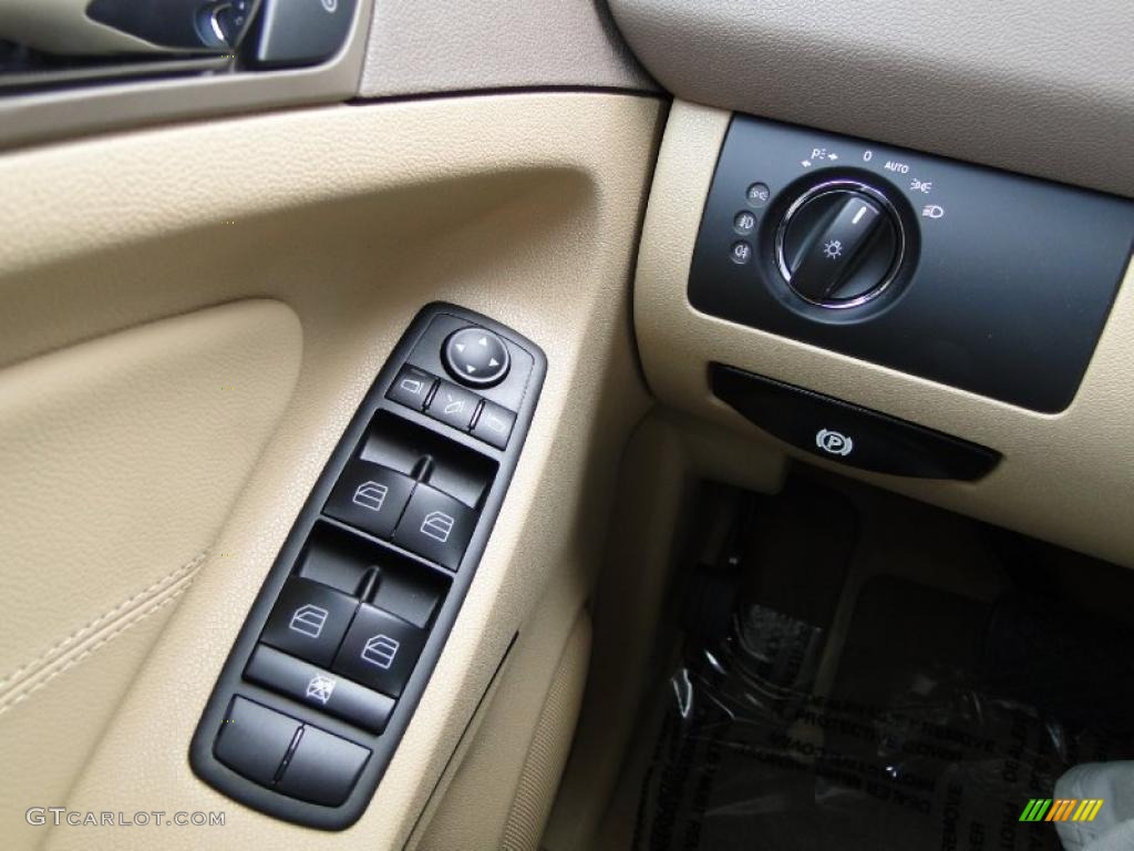 2011 Mercedes-Benz ML 350 BlueTEC 4Matic Controls Photo #41109370