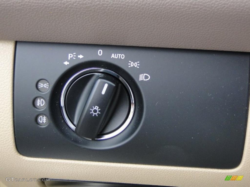 2011 Mercedes-Benz ML 350 BlueTEC 4Matic Controls Photo #41109382