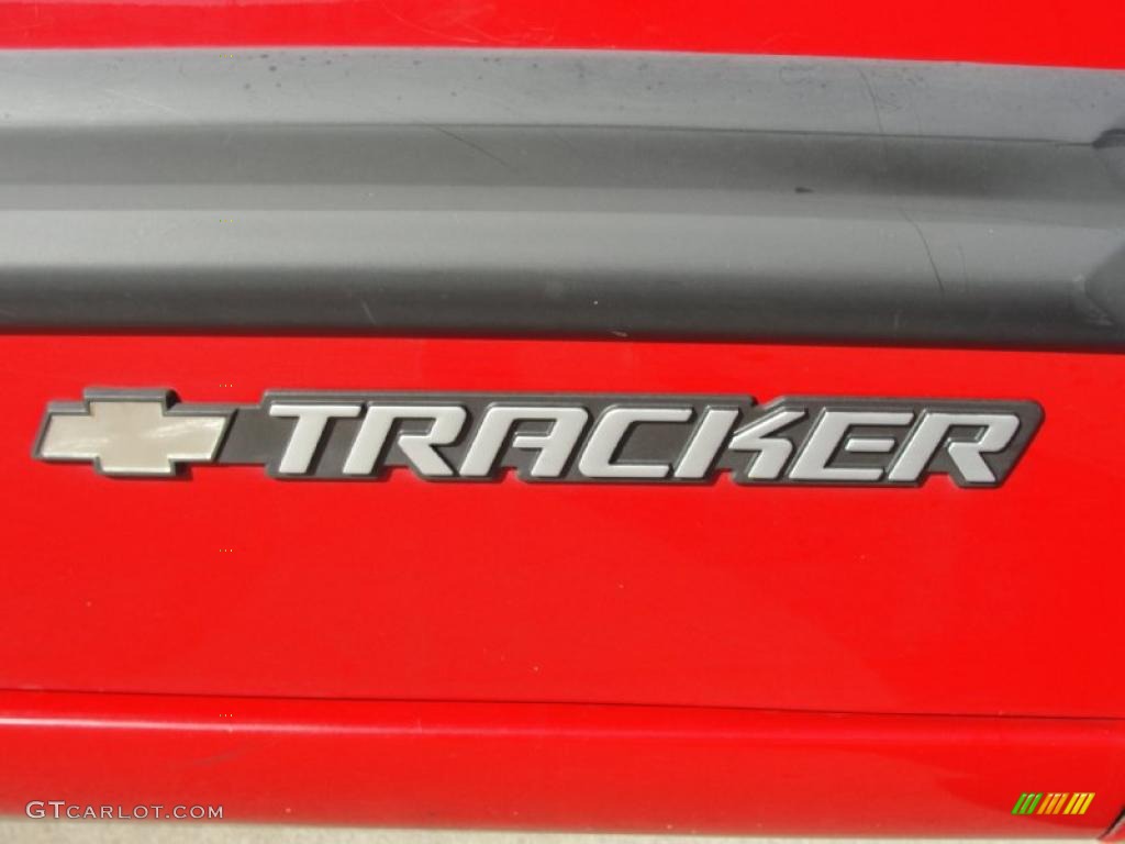 2004 Chevrolet Tracker Standard Tracker Model Marks and Logos Photos
