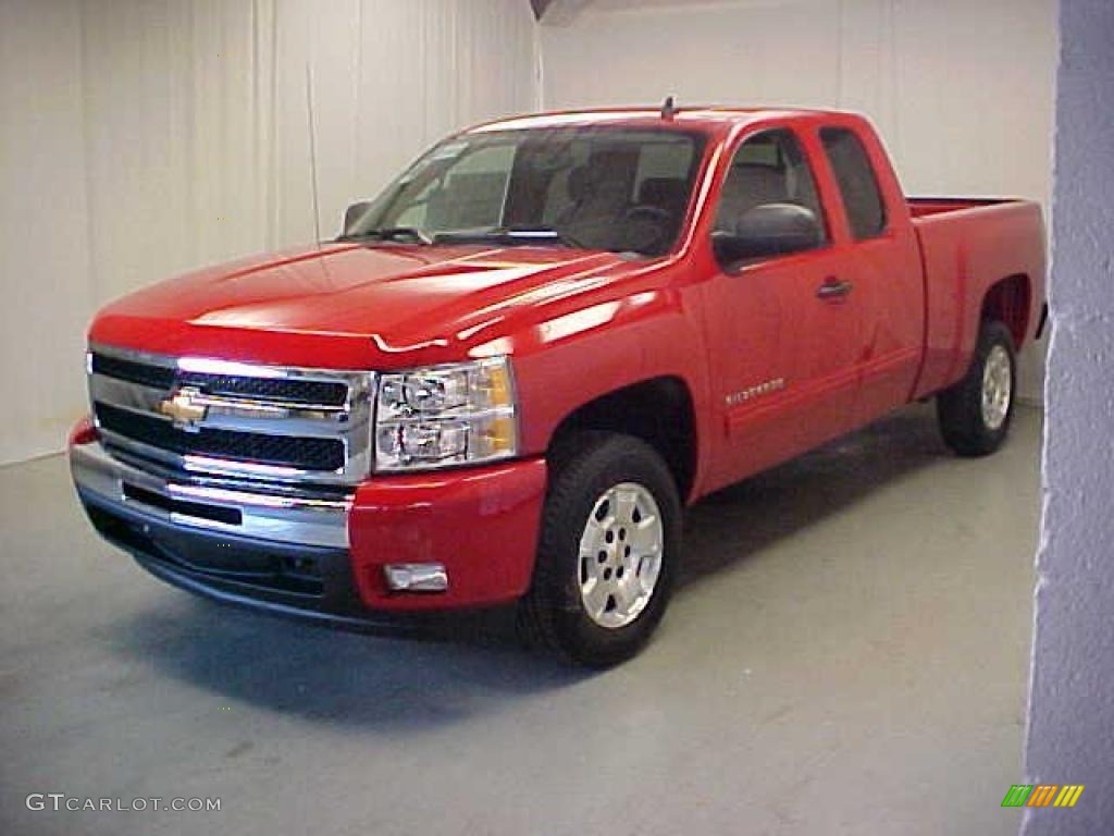 2011 Silverado 1500 LT Extended Cab - Victory Red / Ebony photo #3