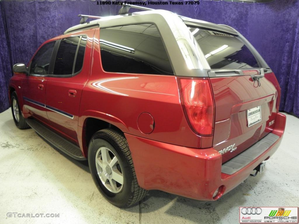 2005 Envoy XUV SLE 4x4 - Magnetic Red Metallic / Light Gray photo #19