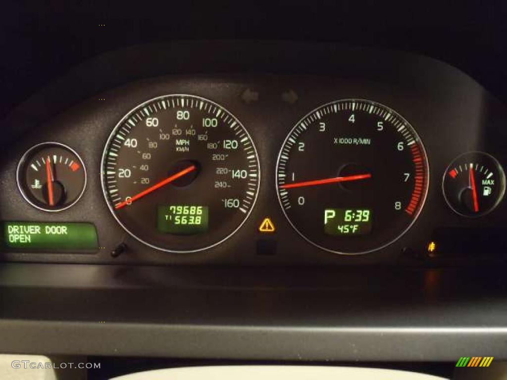 2005 Volvo XC90 V8 AWD Gauges Photo #41116683