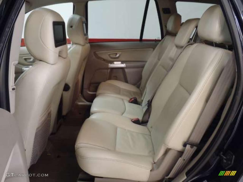 Taupe/Light Taupe Interior 2005 Volvo XC90 V8 AWD Photo #41116715
