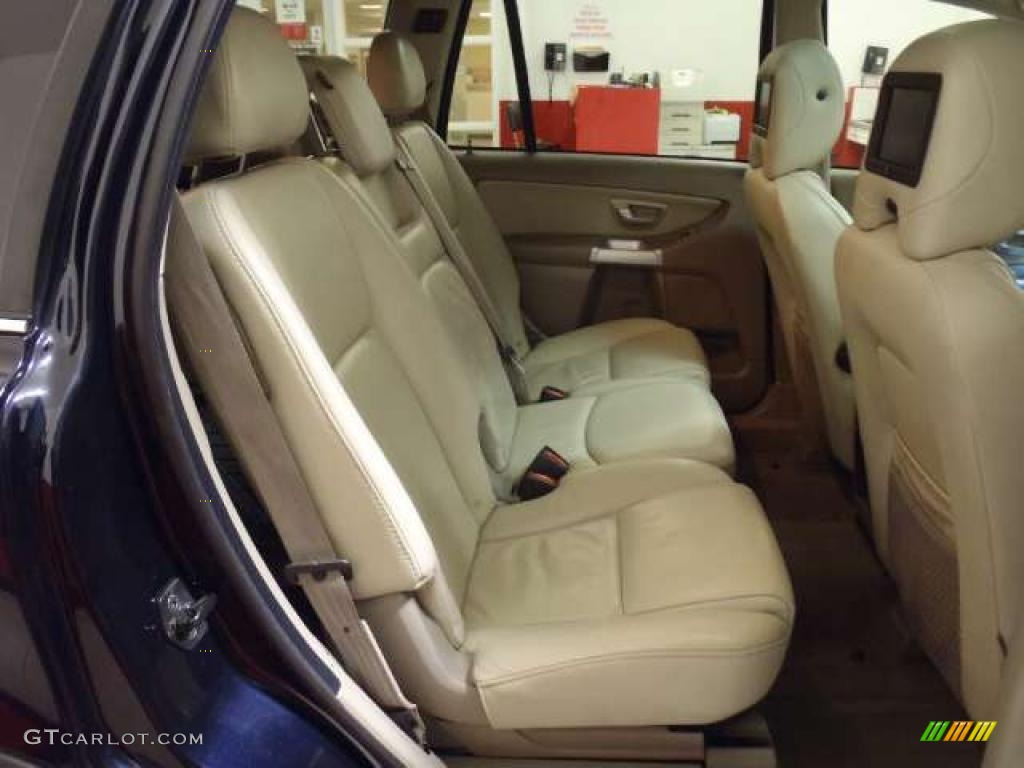 Taupe/Light Taupe Interior 2005 Volvo XC90 V8 AWD Photo #41116759
