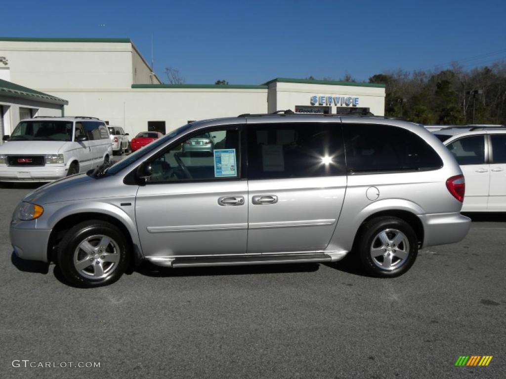 2005 Grand Caravan SXT - Bright Silver Metallic / Medium Slate Gray photo #2