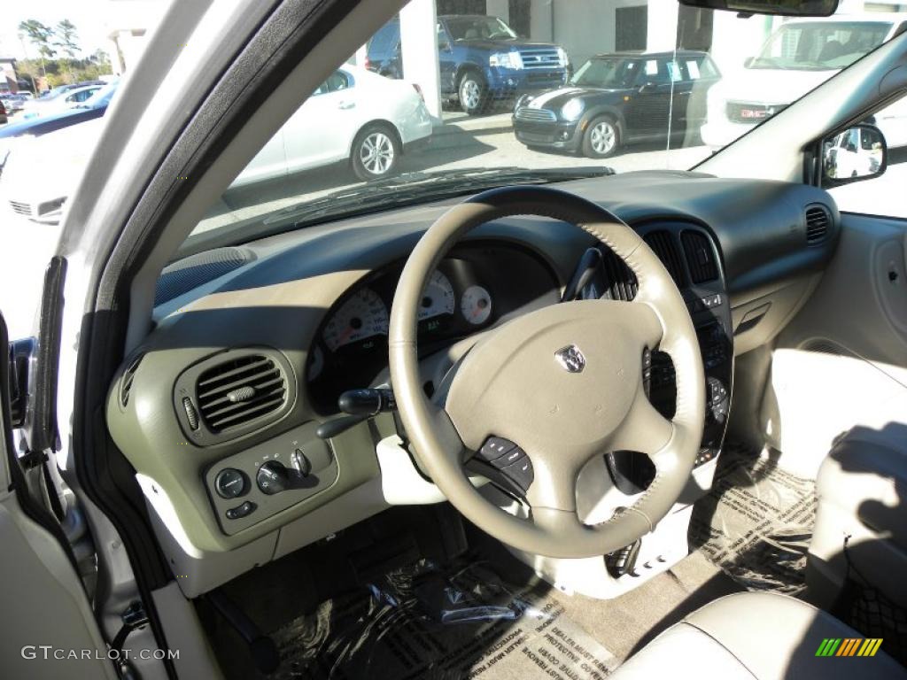 2005 Grand Caravan SXT - Bright Silver Metallic / Medium Slate Gray photo #3