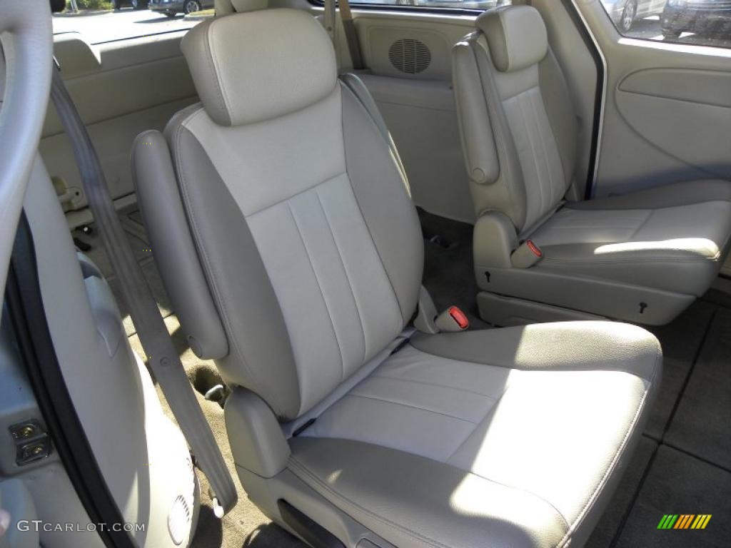 2005 Grand Caravan SXT - Bright Silver Metallic / Medium Slate Gray photo #10