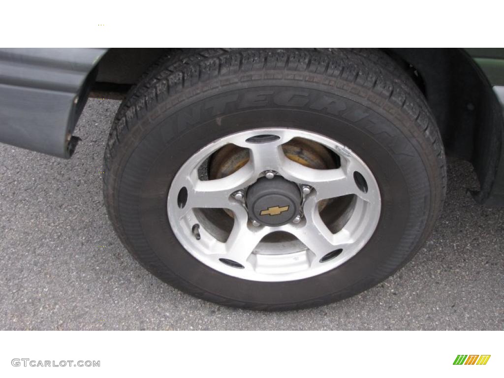 2001 Chevrolet Tracker Hardtop 4WD Wheel Photos