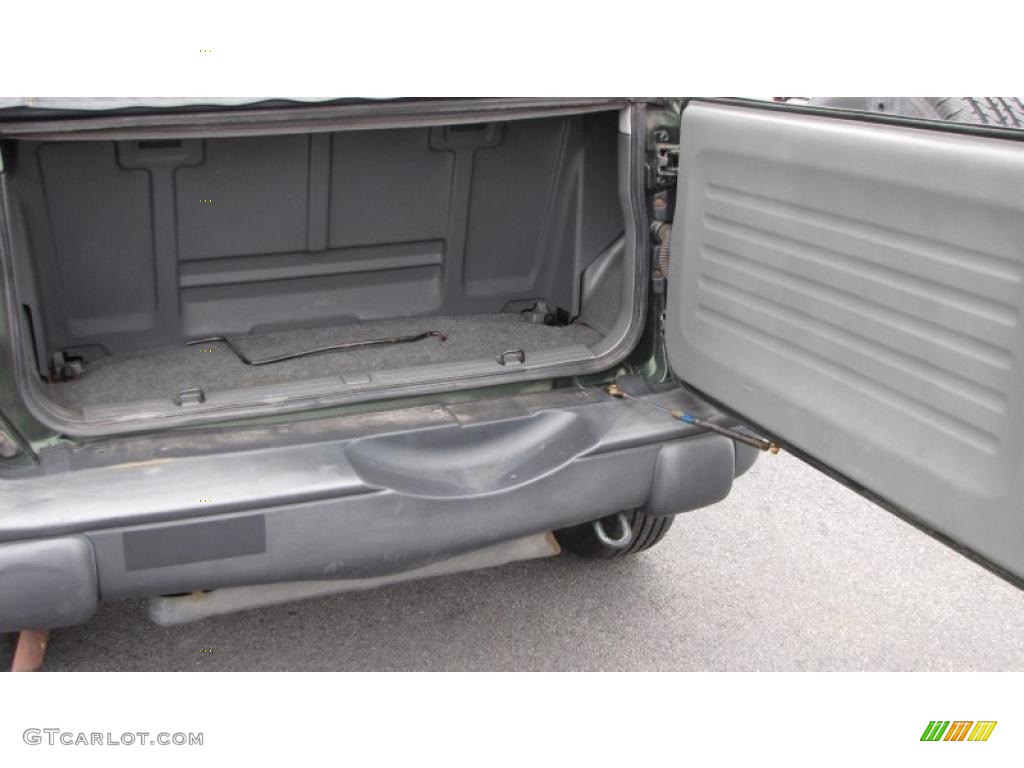2001 Tracker Hardtop 4WD - Medium Green Metallic / Medium Gray photo #12