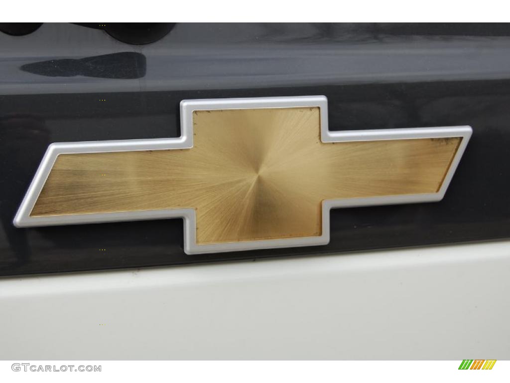 2007 Chevrolet W Series Truck W3500 Commercial Moving Truck Marks and Logos Photo #41121451