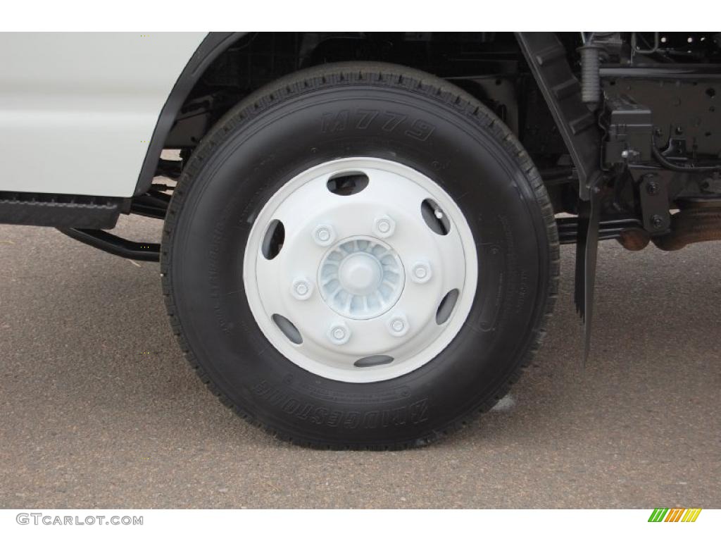 2007 Chevrolet W Series Truck W3500 Commercial Moving Truck Wheel Photo #41121471