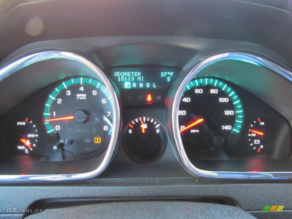 2010 Traverse LT AWD - Summit White / Dark Gray/Light Gray photo #8